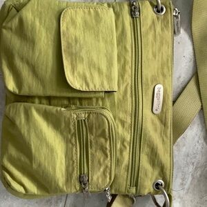 Baggallini Crossbody Purse in green
